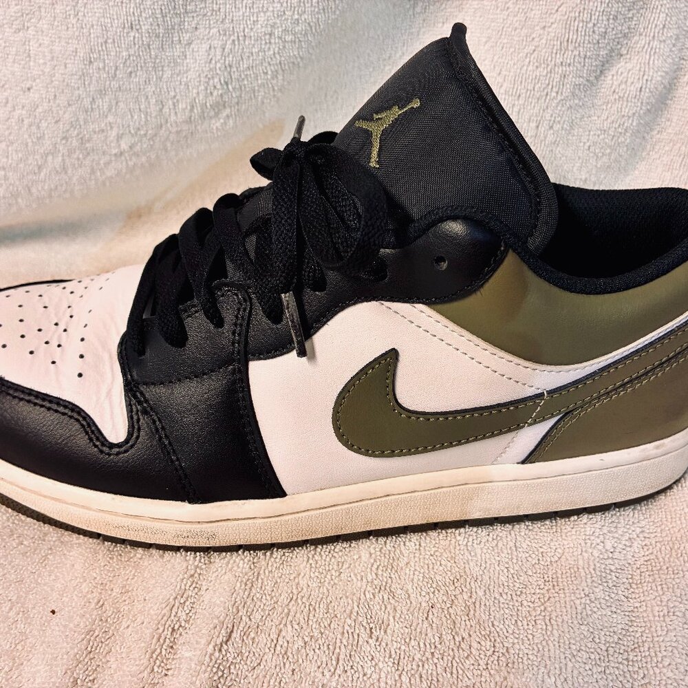 Nike Air Jordan 1 Low Black Toe Medium Olive
